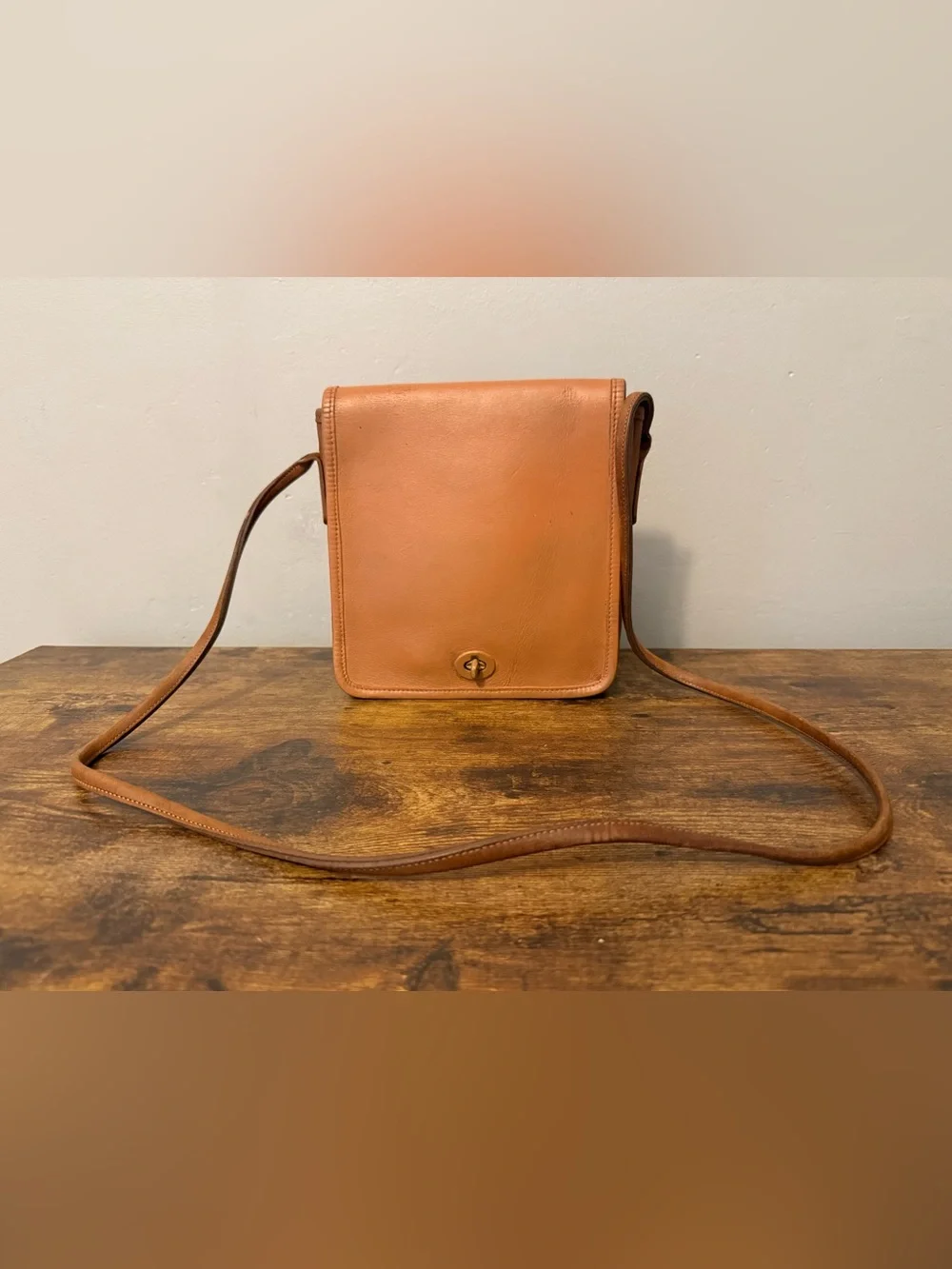 Vintage Coach Leather Shoulder / Crossbody Messenger Bag - Tan